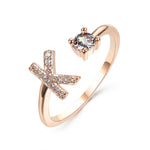 Justerbar 26 Bokstav ring for kvinner Rosa gull K
