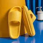 Badesandaler og myke flip flops – komfort og stil for hele familien Gul