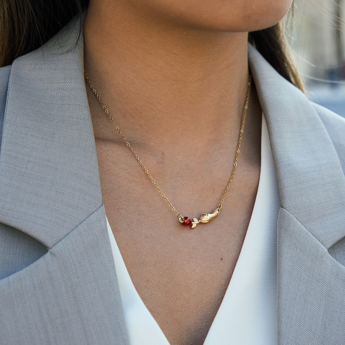 18K Gullbelagt Rose Halskjede - Romantisk Blomsterdesign