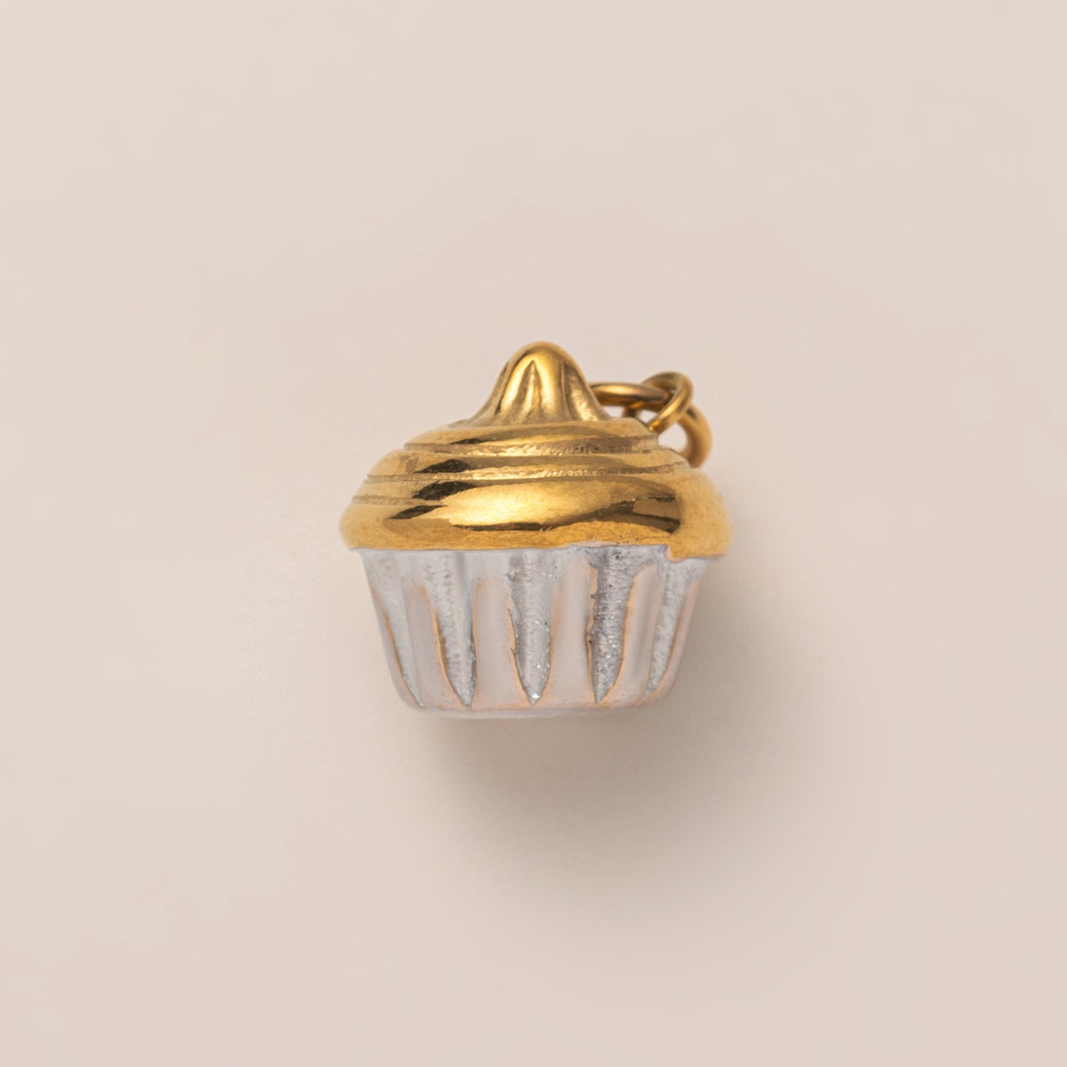18K Gullbelagt Halskjede med Vakuumbelegg - Minimalistisk Anheng Cake pendant