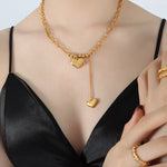 Halskjede Dame 18K gullbelagt - Dobbelt Hjerte med Dusk Design Gold