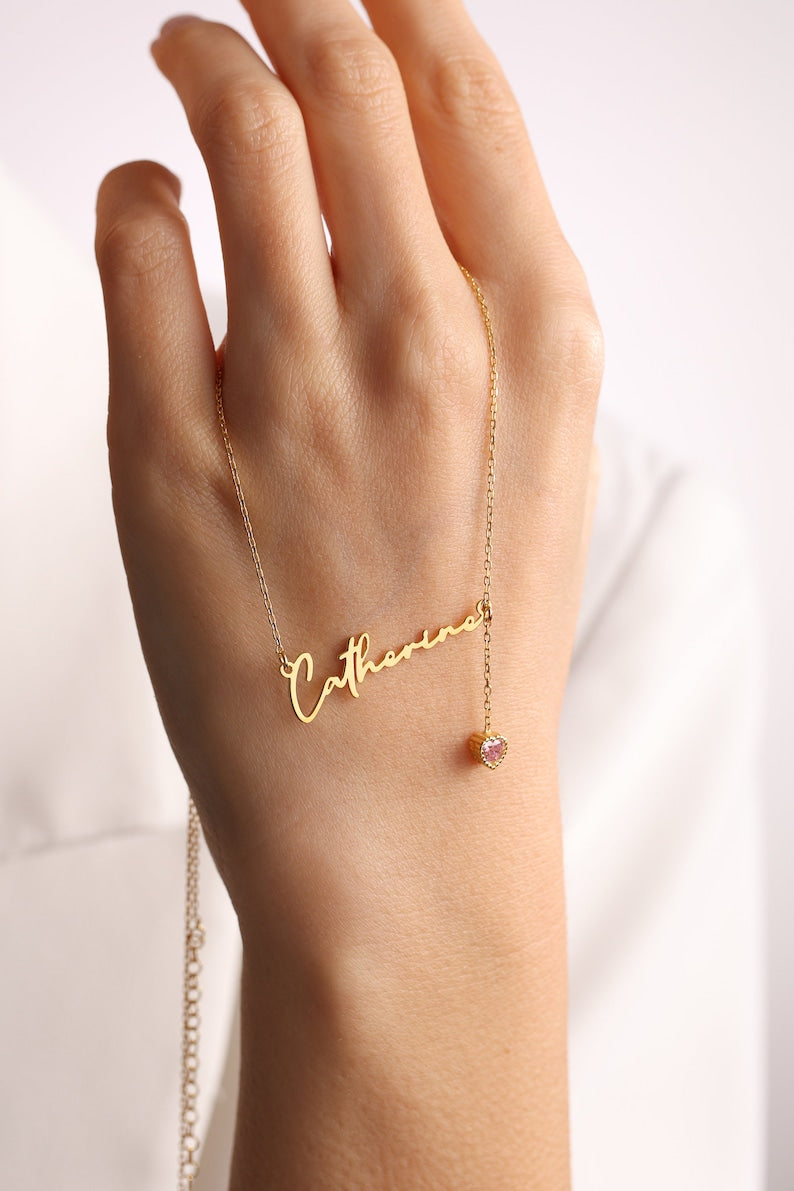 Navnehalskjede Kursiv med Fødselsstein - Personalisert Design