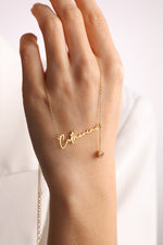 Navnehalskjede Kursiv med Fødselsstein - Personalisert Design