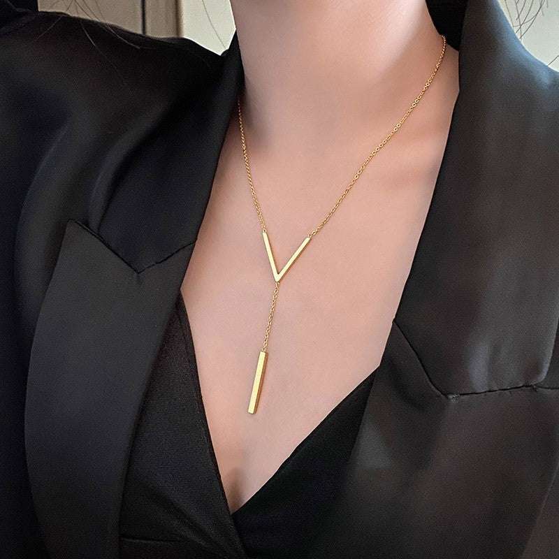 Elegant Flerlags Halskjede i Gull - Minimalistisk Smykke for Kvinner 5954301 (V-shaped long pendant necklace gold)