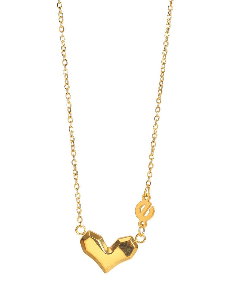 Halskjede Dame 18K gullbelagt - Hjerte med Bokstav "e" Design Only