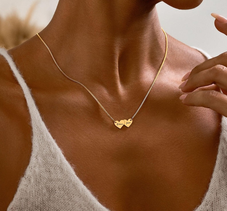 Personalisert Hjerteformet Navnehalskjede - Sammenflettet Design