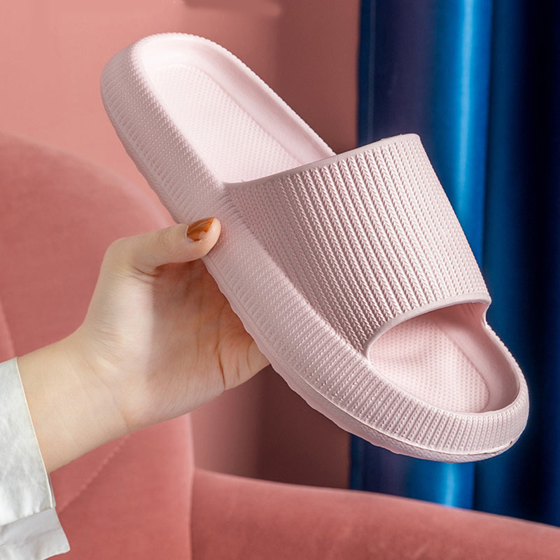Badesandaler og myke flip flops – komfort og stil for hele familien