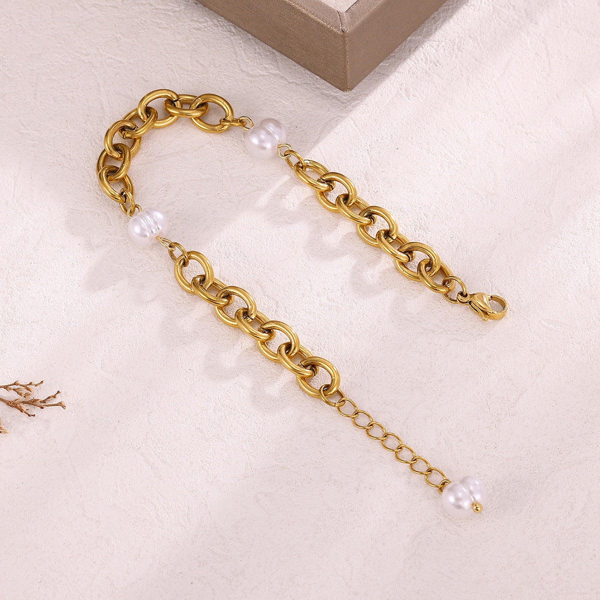 Perlearmbånd 18K Gull Tofarget Design - Elegant Luksus