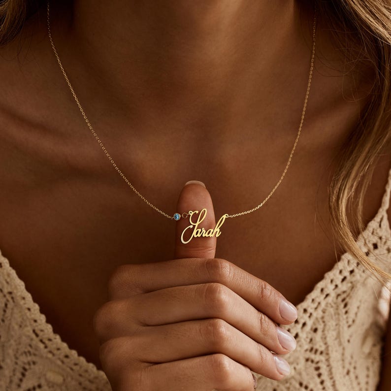 Personalisert Kursiv Navnehalskjede med Fødselsstein