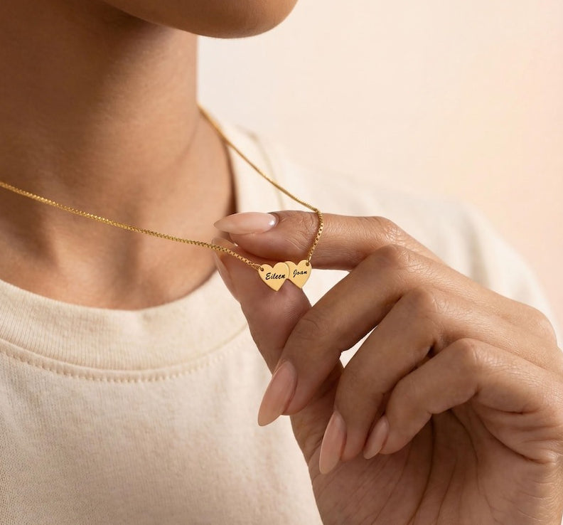 Personalisert Hjerteformet Navnehalskjede - Sammenflettet Design