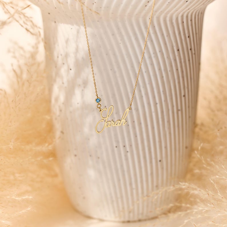 Personalisert Kursiv Navnehalskjede med Fødselsstein