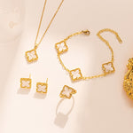 18K Gullbelagt Firkløver Smykkesett - Halskjede, Armbånd, Øredobber og Ring Jewelry four-piece set