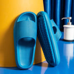Badesandaler og myke flip flops – komfort og stil for hele familien Blå