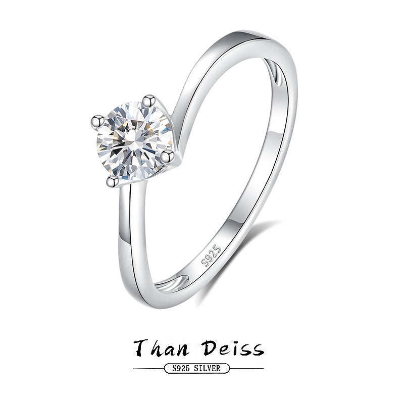 Sølvring Dame S925 Moissanite - Curved Ring med Fire-Prong Håndlaget