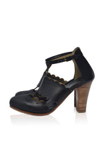 Incognito Leather Heels (Sz. 5, 6.5 & 10) - Trendyglobal 