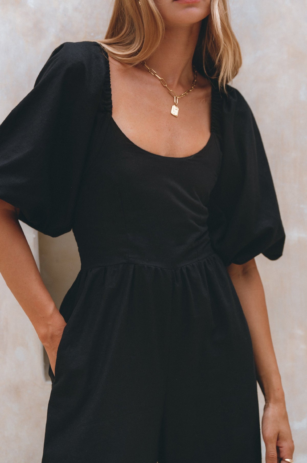 Heaven Bay Jumpsuit i lin - Håndlaget - Trendyglobal 