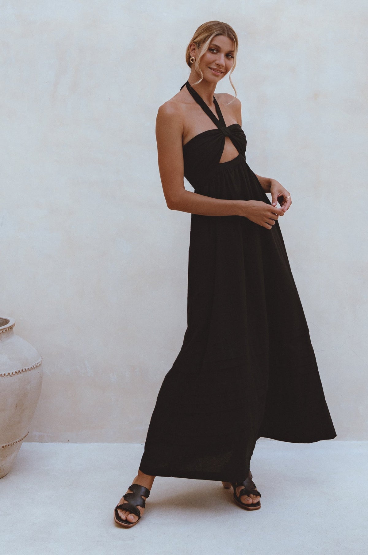 Penelope Halter Linen Maxi Dress - Trendyglobal 