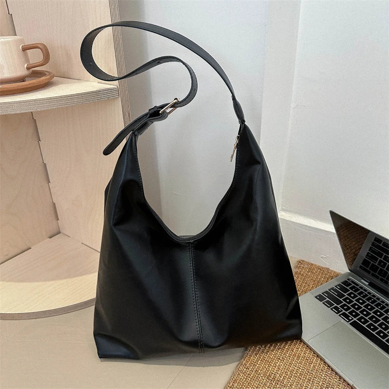 Trendy hobo veske – stor kapasitet skulderveske i PU