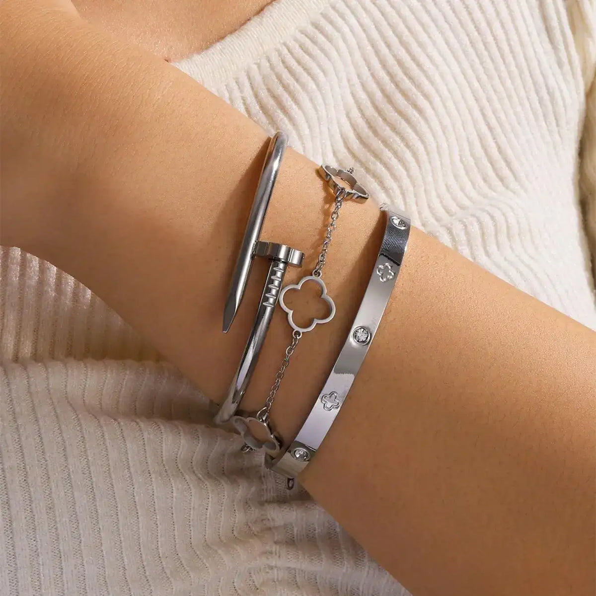 3-pack gullfarget armbånd dame – Firekløver & trendy design