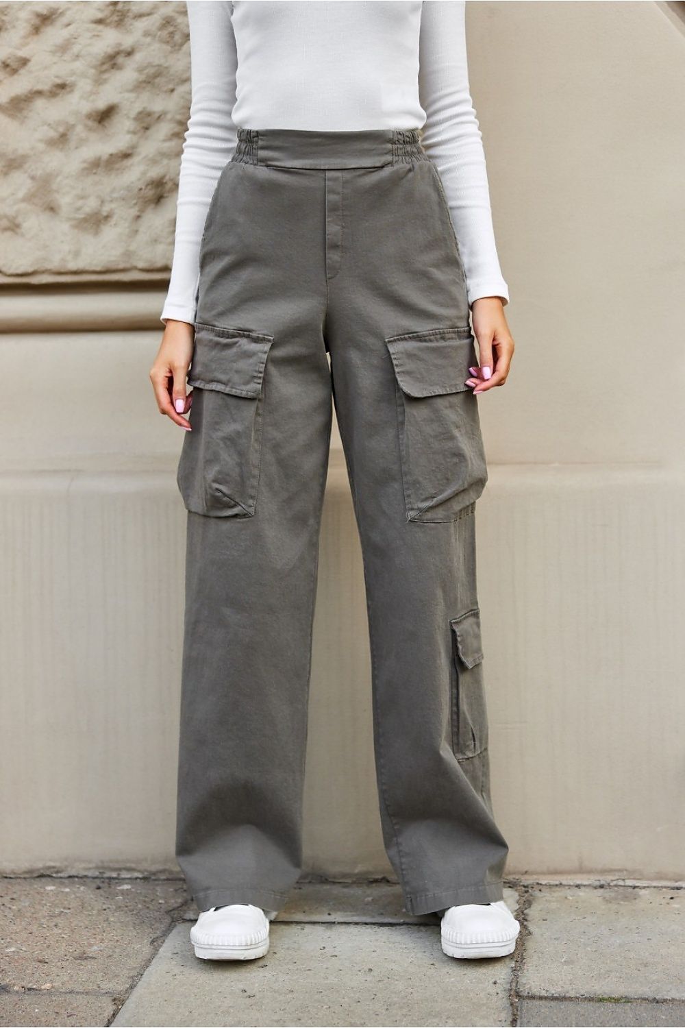 Women trousers model 187933 Roco Fashion - Trendyglobal 