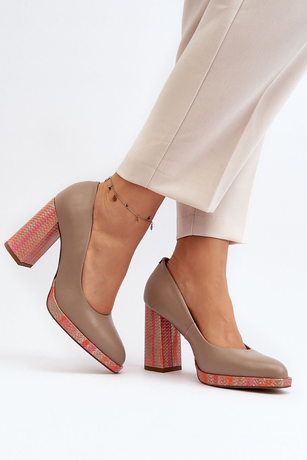 Block heel pumps model 192298 Step in style - Trendyglobal 