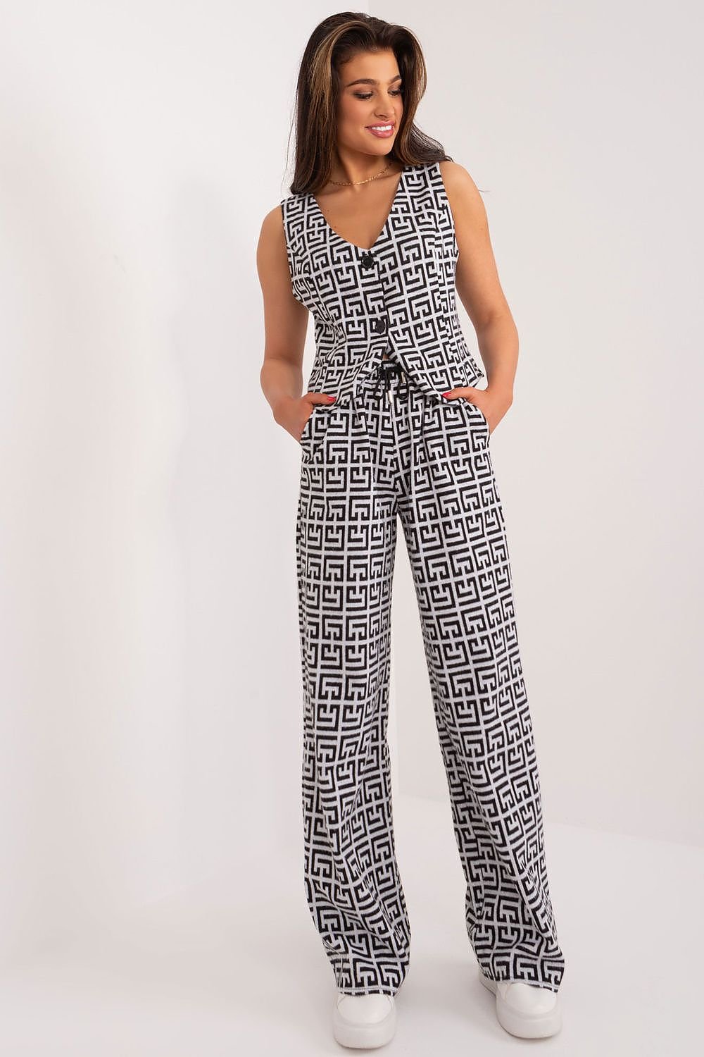 Women trousers model 195205 Lakerta - Trendyglobal 