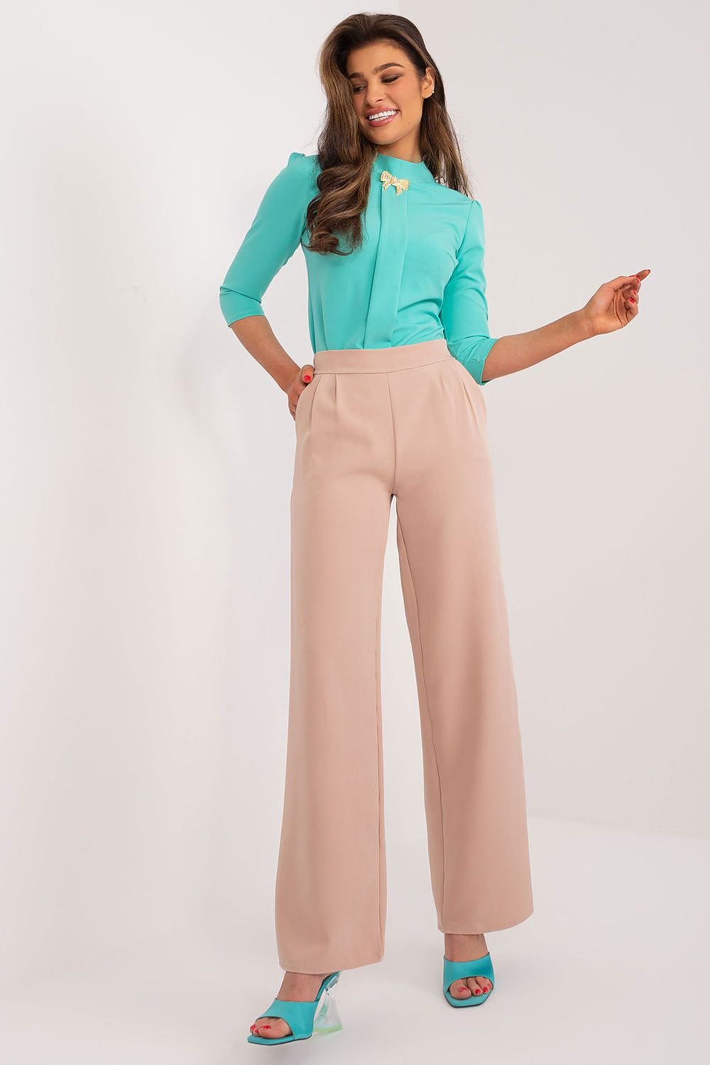 Women trousers model 194438 Rue Paris - Trendyglobal 