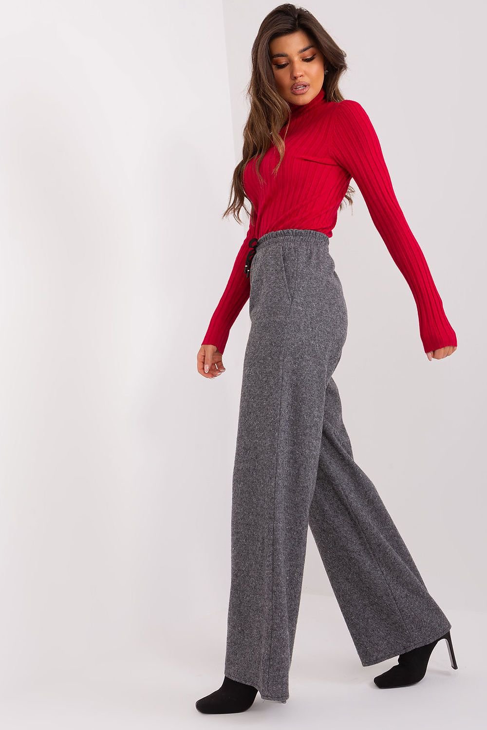 Women trousers model 193133 Lakerta - Trendyglobal 