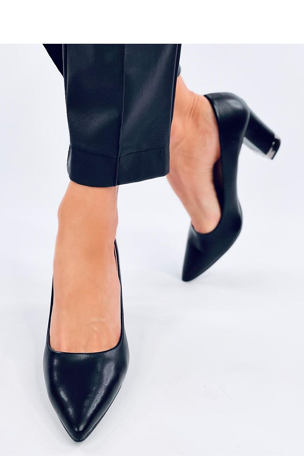 Block heel pumps model 193880 Inello - Trendyglobal 