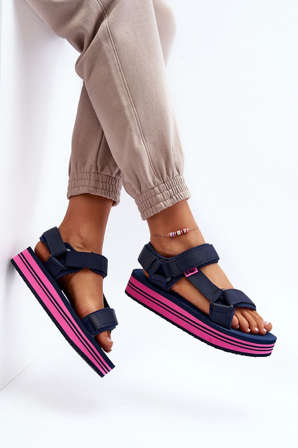 Sandals model 193953 Step in style - Trendyglobal 