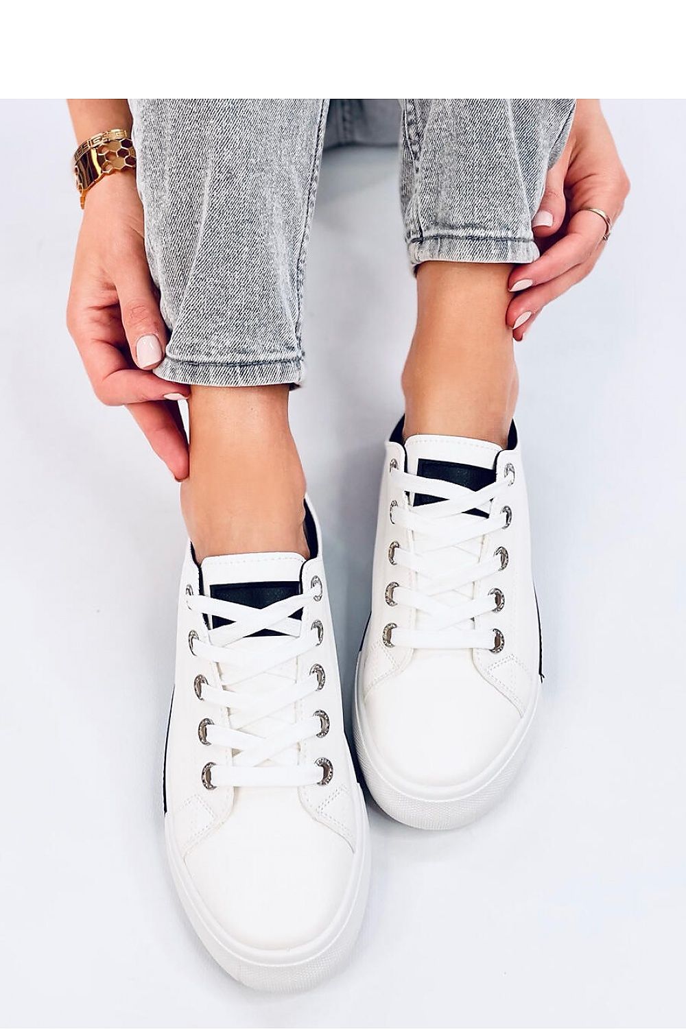 Sneakers model 194032 Inello - Trendyglobal 