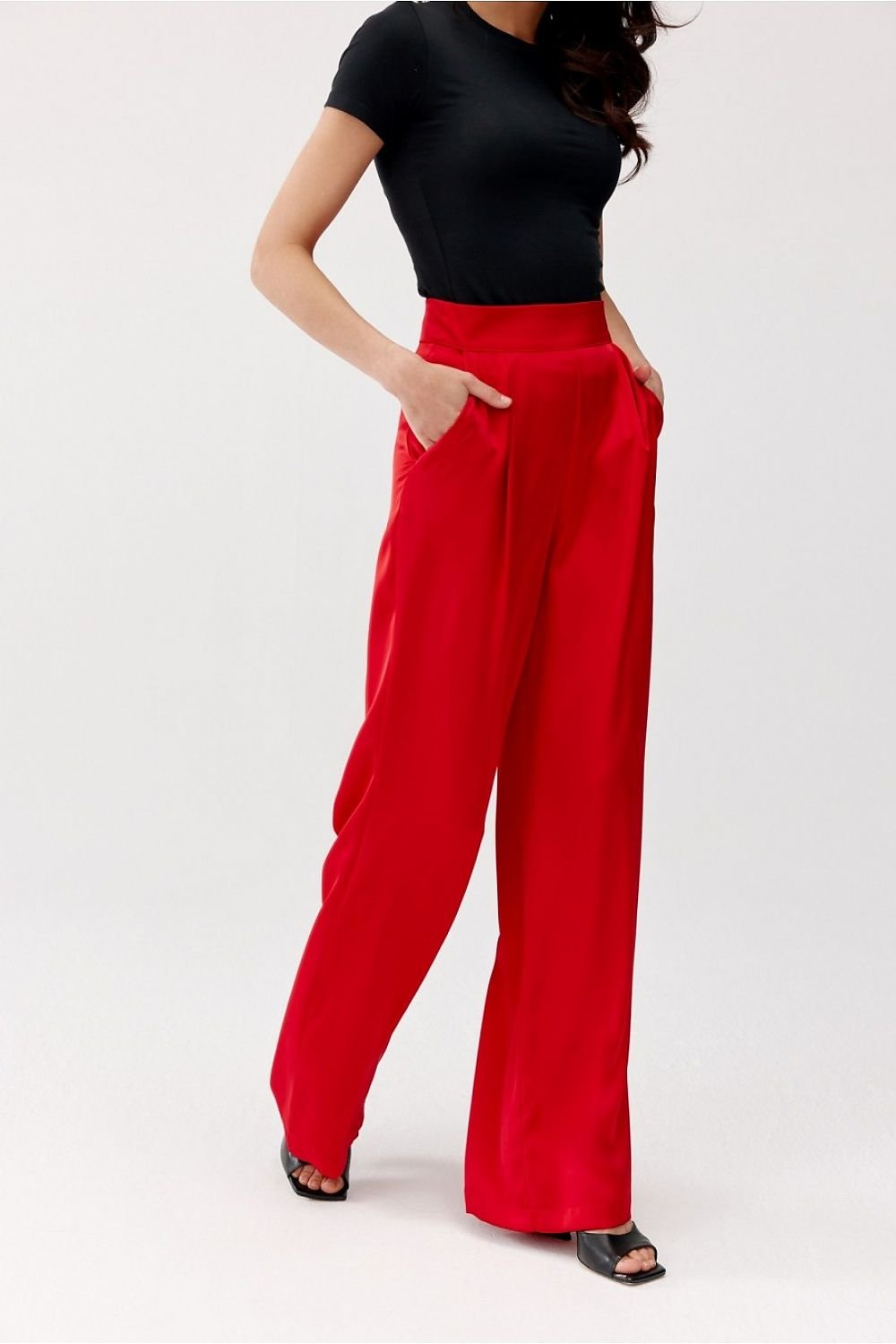 Women trousers model 194765 Roco Fashion - Trendyglobal 