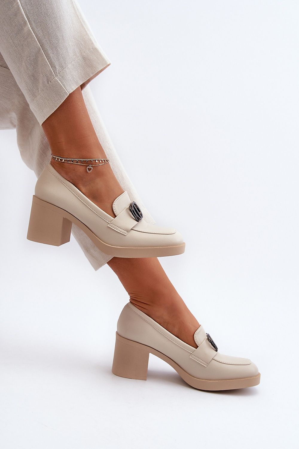 Heeled low shoes model 195401 Step in style - Trendyglobal 