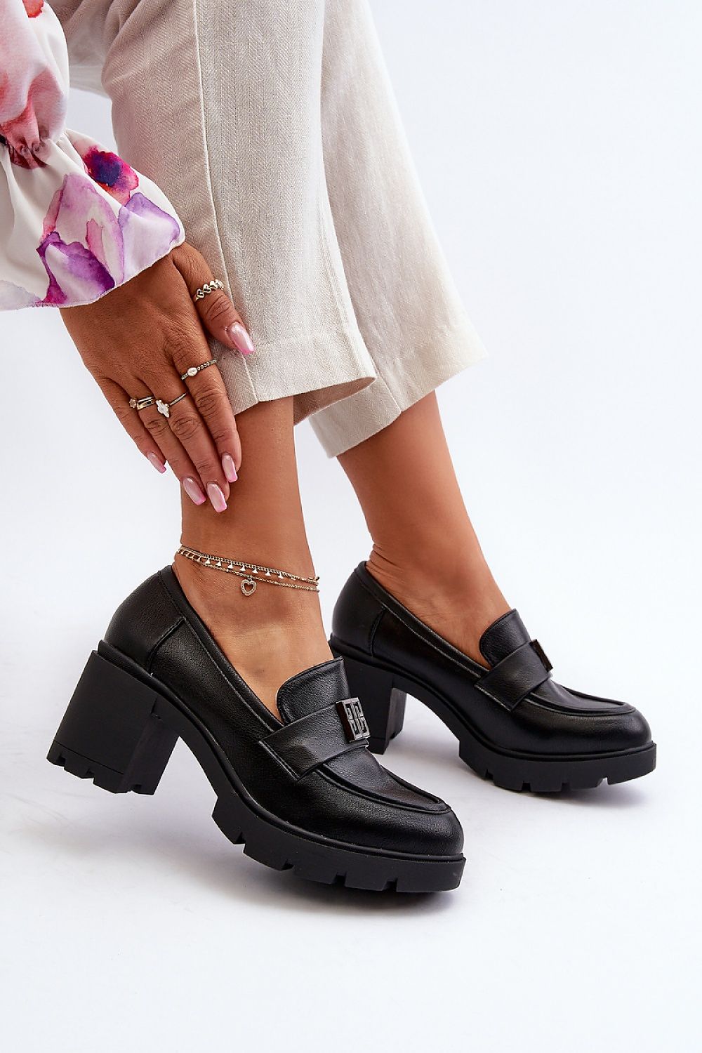 Heeled low shoes model 195404 Step in style - Trendyglobal 