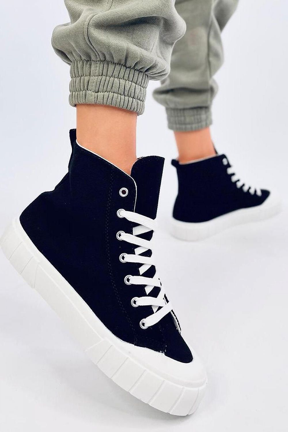 Sneakers model 195529 Inello - Trendyglobal 