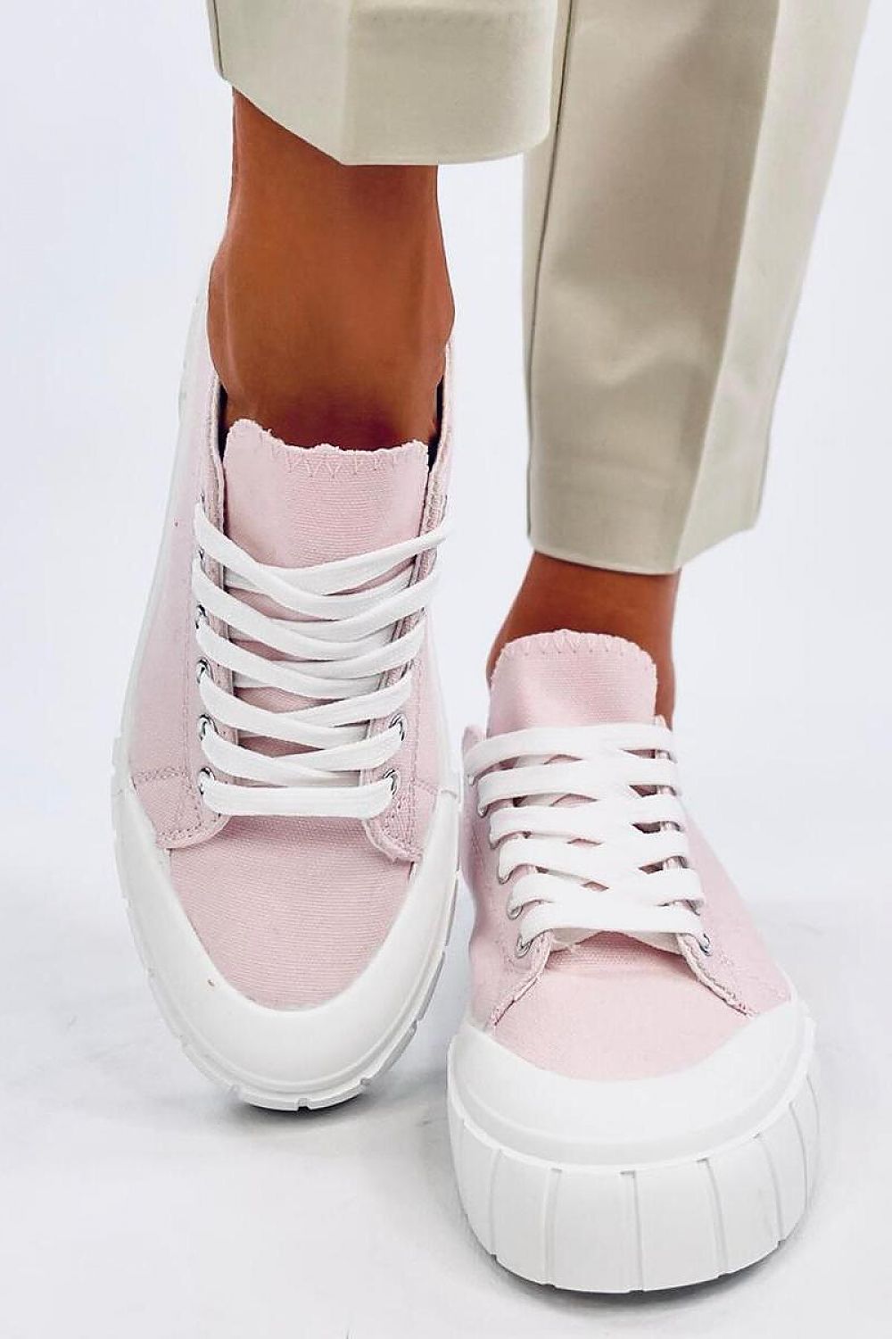 Sneakers model 195548 Inello - Trendyglobal 