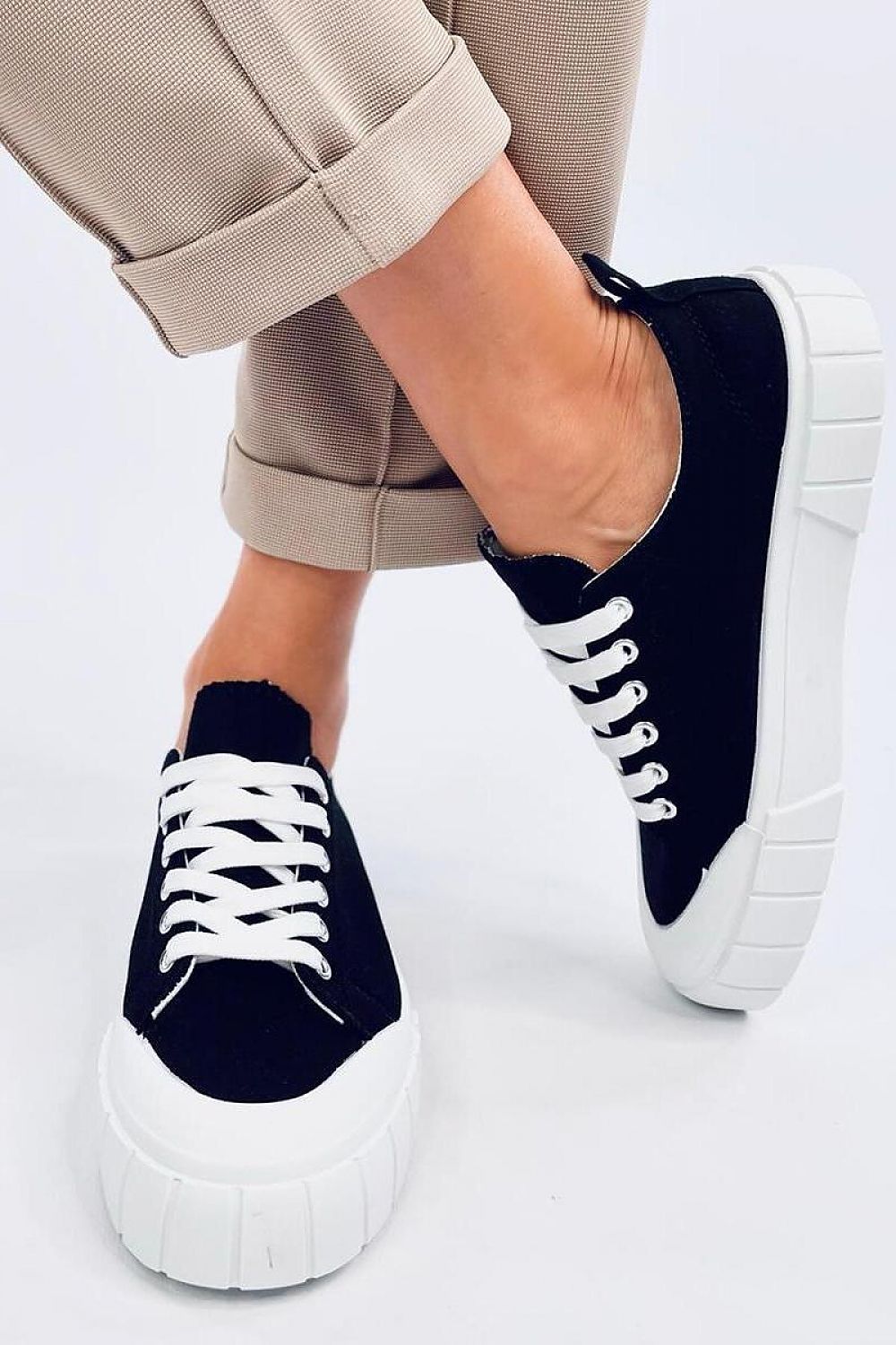 Sneakers model 195549 Inello - Trendyglobal 