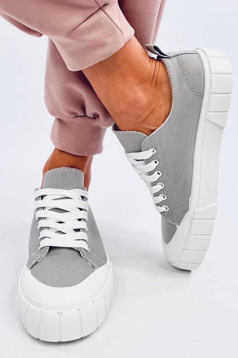 Sneakers model 195550 Inello - Trendyglobal 