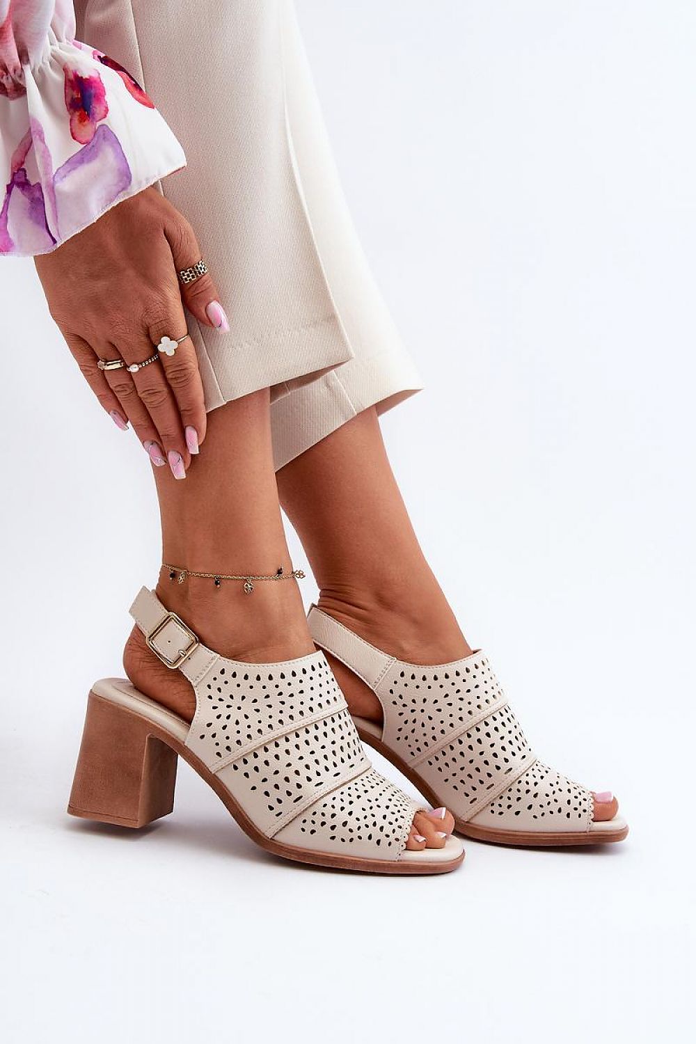 Heel sandals model 195749 Step in style - Trendyglobal 