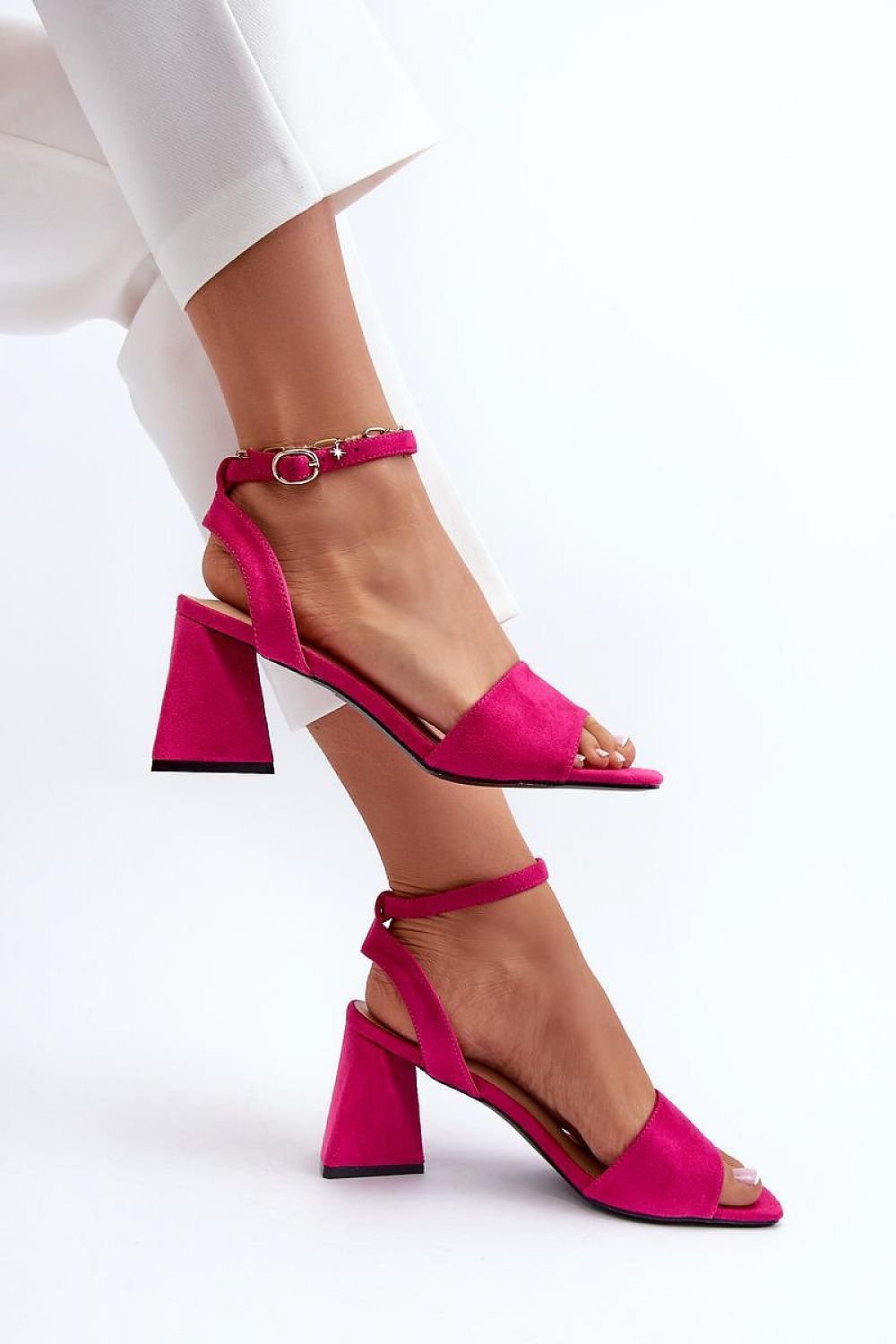 Heel sandals model 196318 Step in style - Trendyglobal 