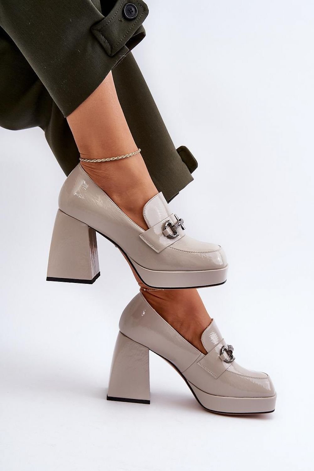 Heeled low shoes model 196316 Step in style - Trendyglobal 