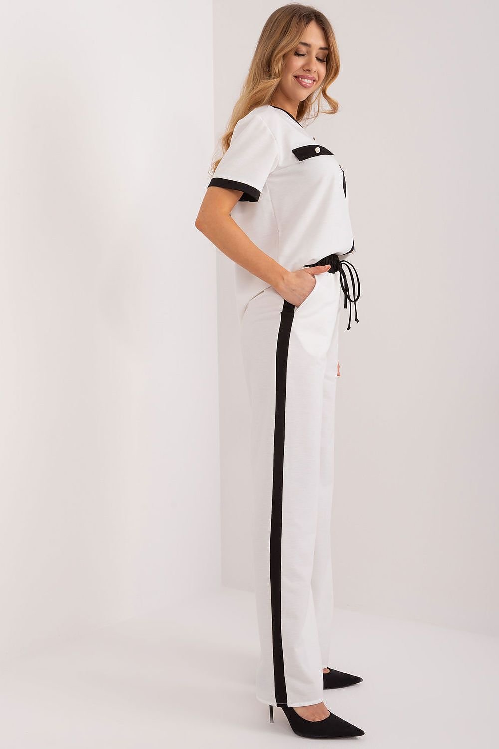 Women trousers model 196559 Lakerta - Trendyglobal 