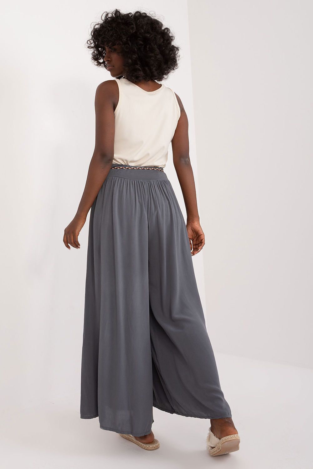 Women trousers model 196768 Och Bella - Trendyglobal 