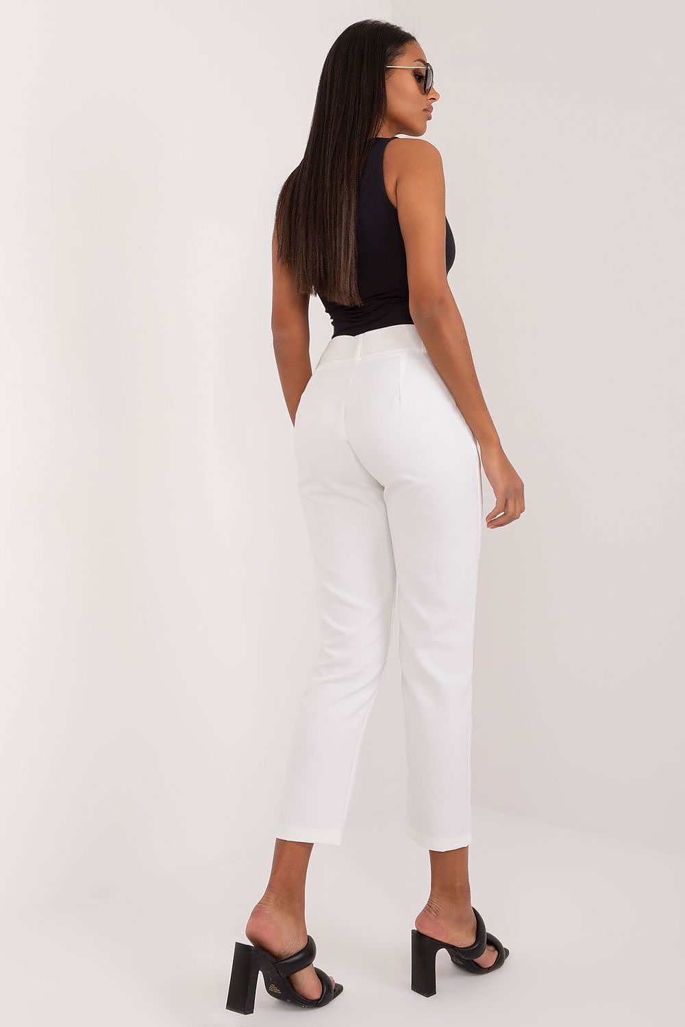 Women trousers model 197065 Och Bella - Trendyglobal 