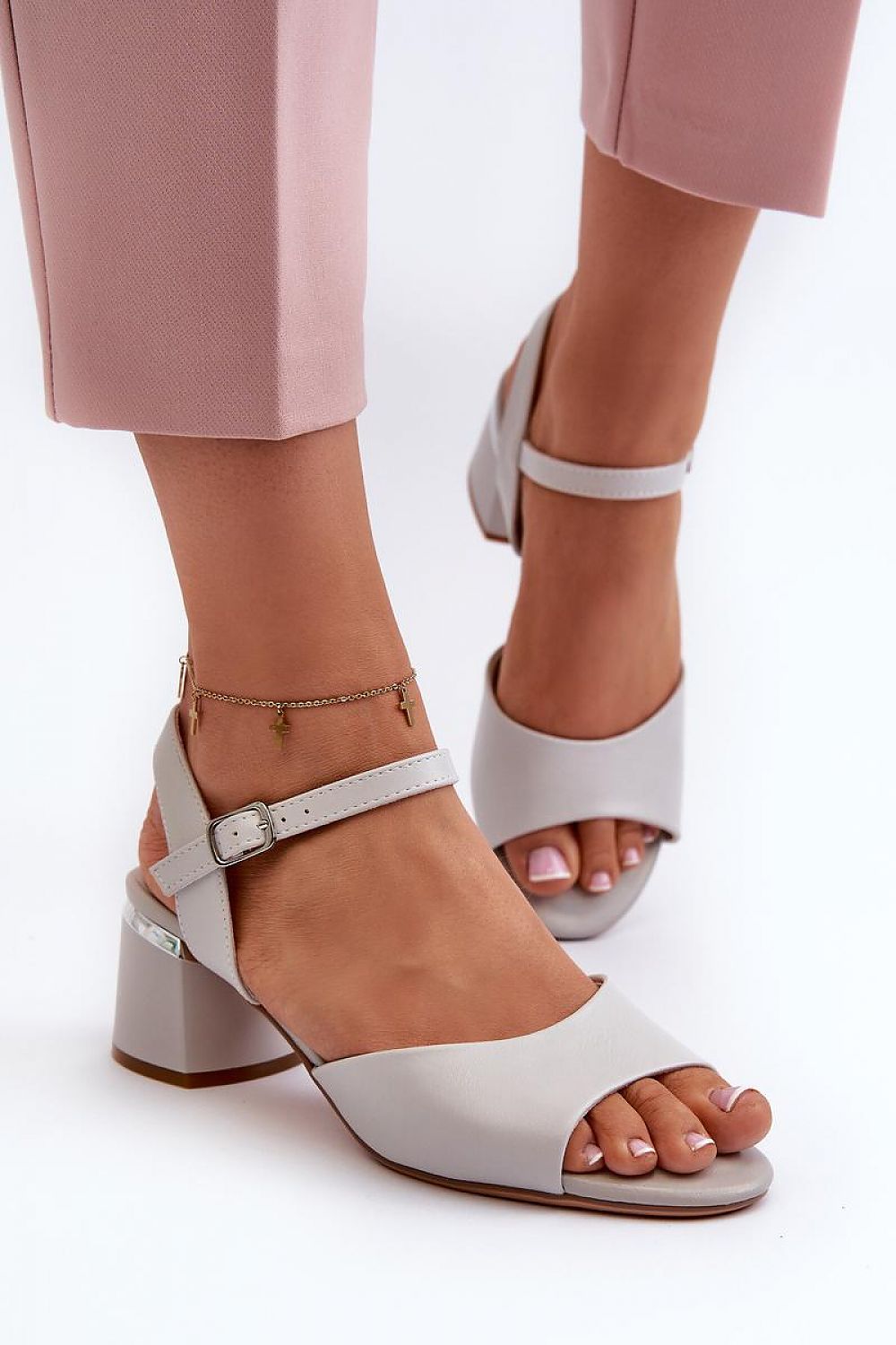 Heel sandals model 197097 Step in style - Trendyglobal 