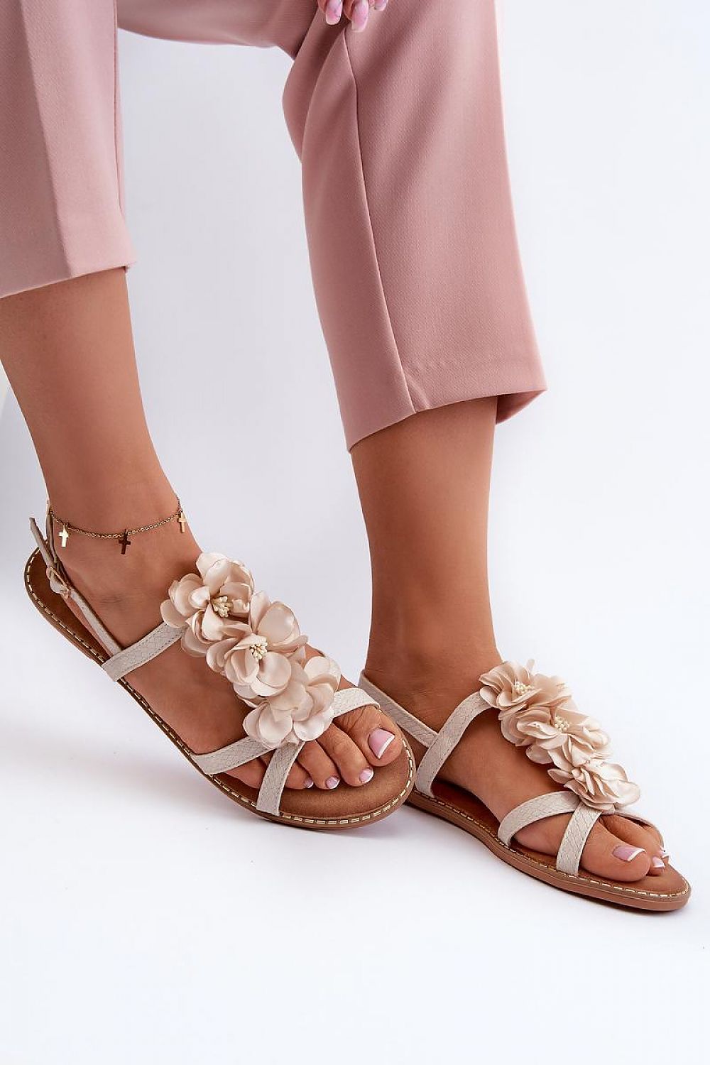 Sandals model 197175 Step in style - Trendyglobal 