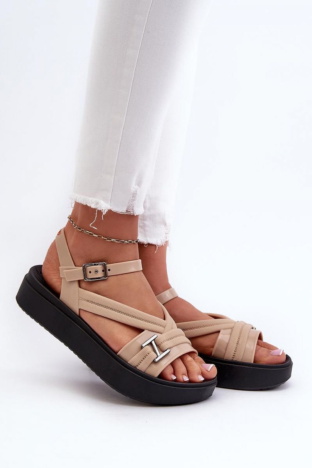 Sandals model 197575 Step in style - Trendyglobal 