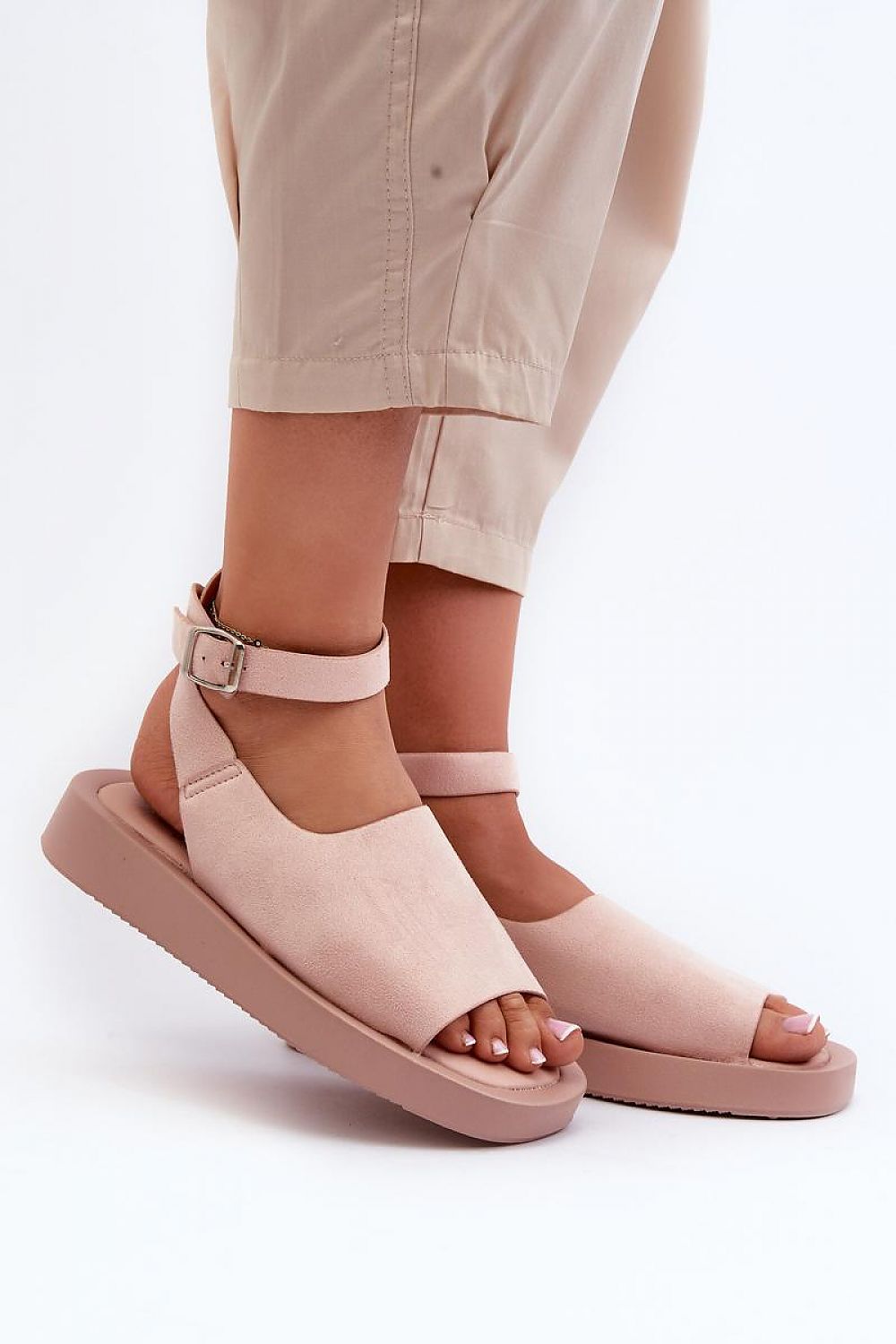 Sandals model 198042 Step in style - Trendyglobal 