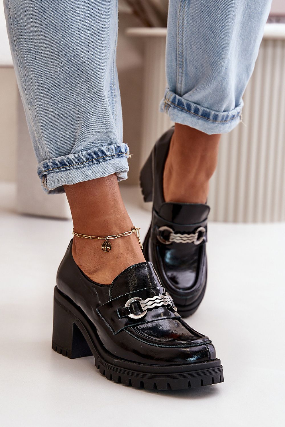 Heeled low shoes model 199811 Step in style