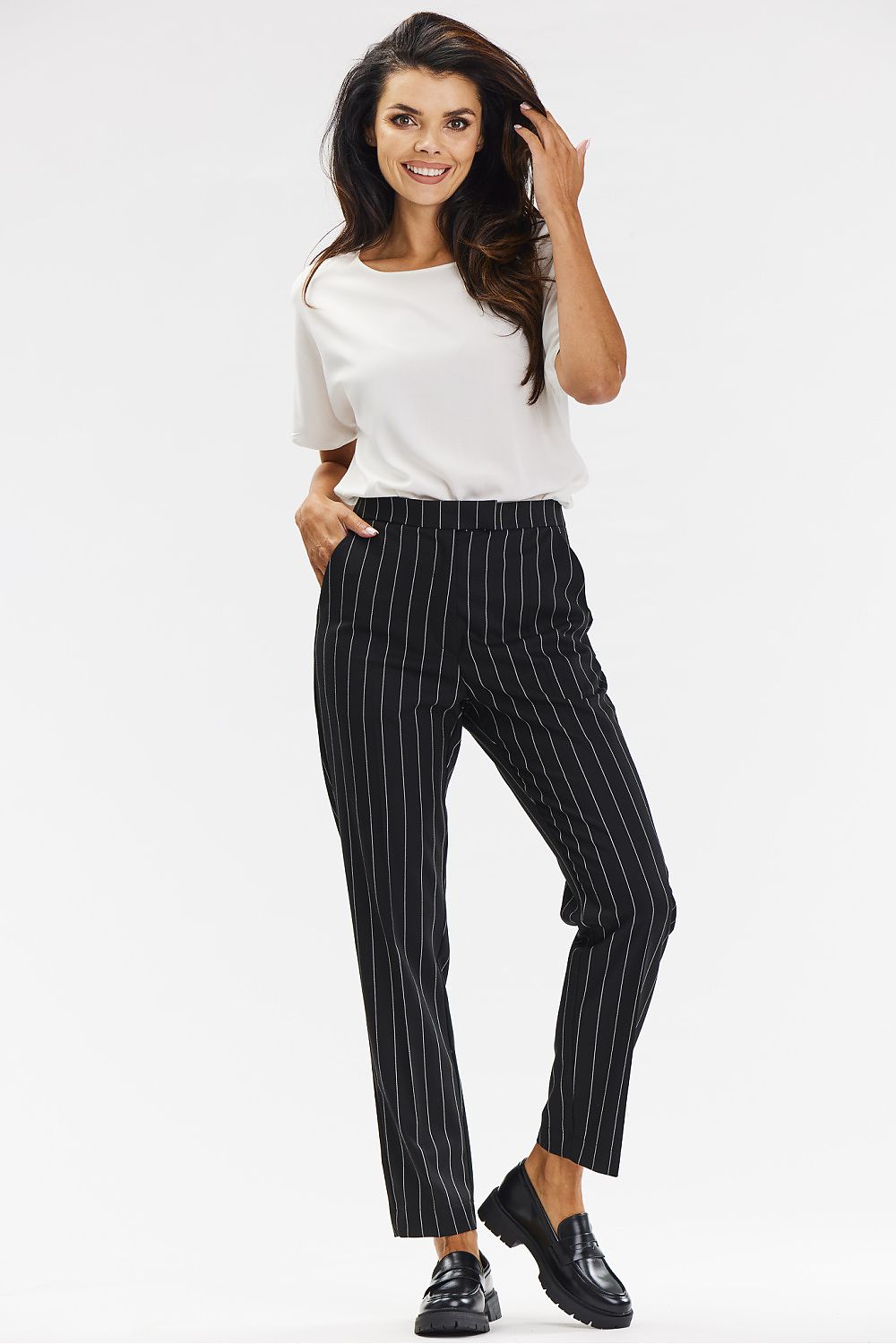 Women trousers model 200563 awama - Trendyglobal 